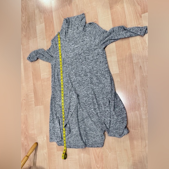 Neiman Marcus Gray Wrap/Poncho, size L - Picture 7 of 9